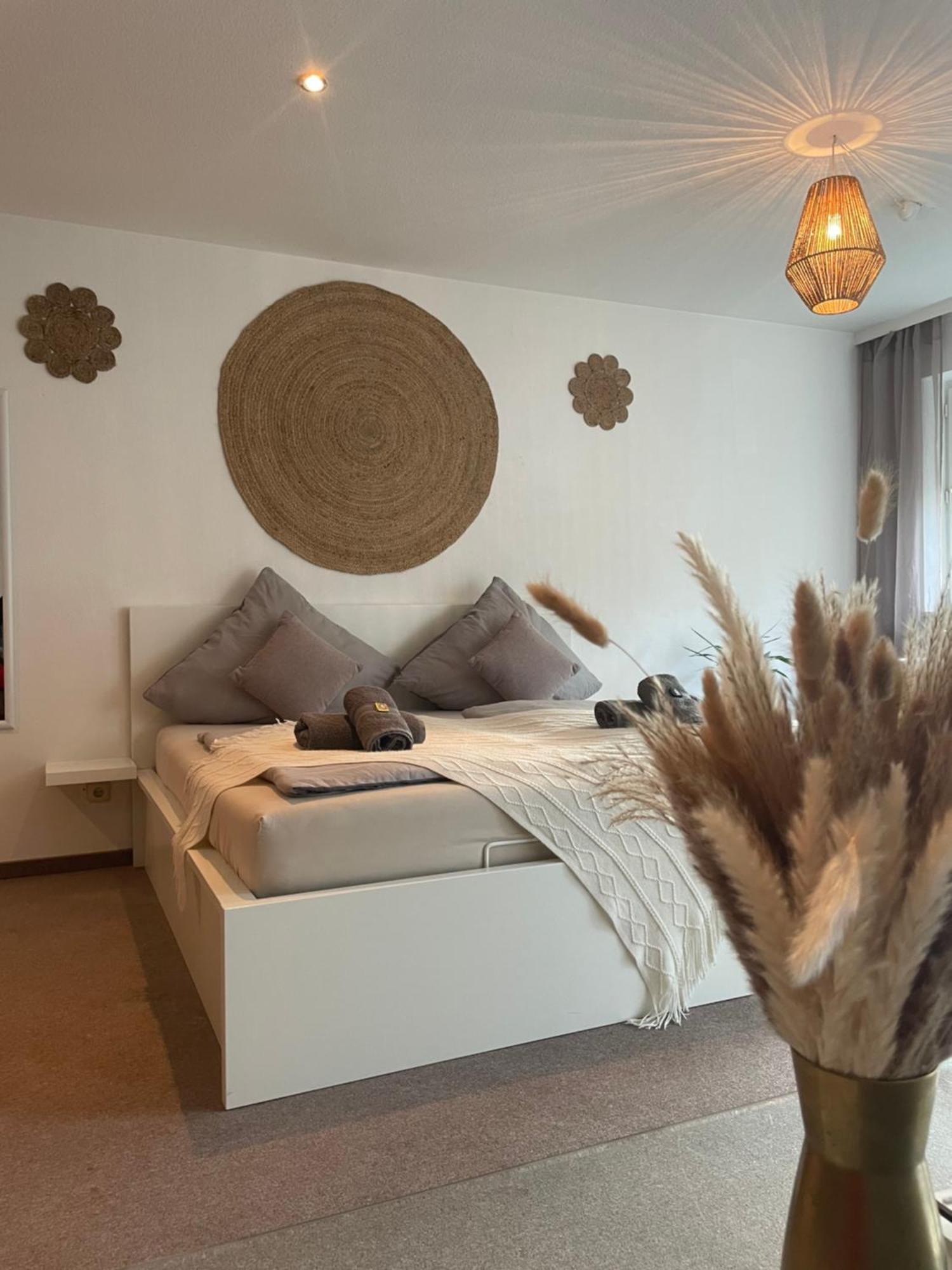 Kingsize Bett Boho Apartment Mit Tiefgarage Naehe Salzburg Freilassing Luaran gambar