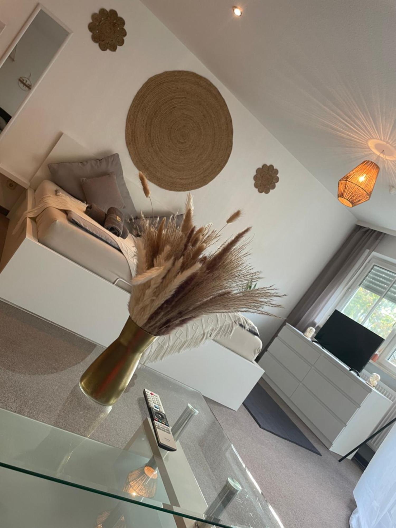 Kingsize Bett Boho Apartment Mit Tiefgarage Naehe Salzburg Freilassing Luaran gambar