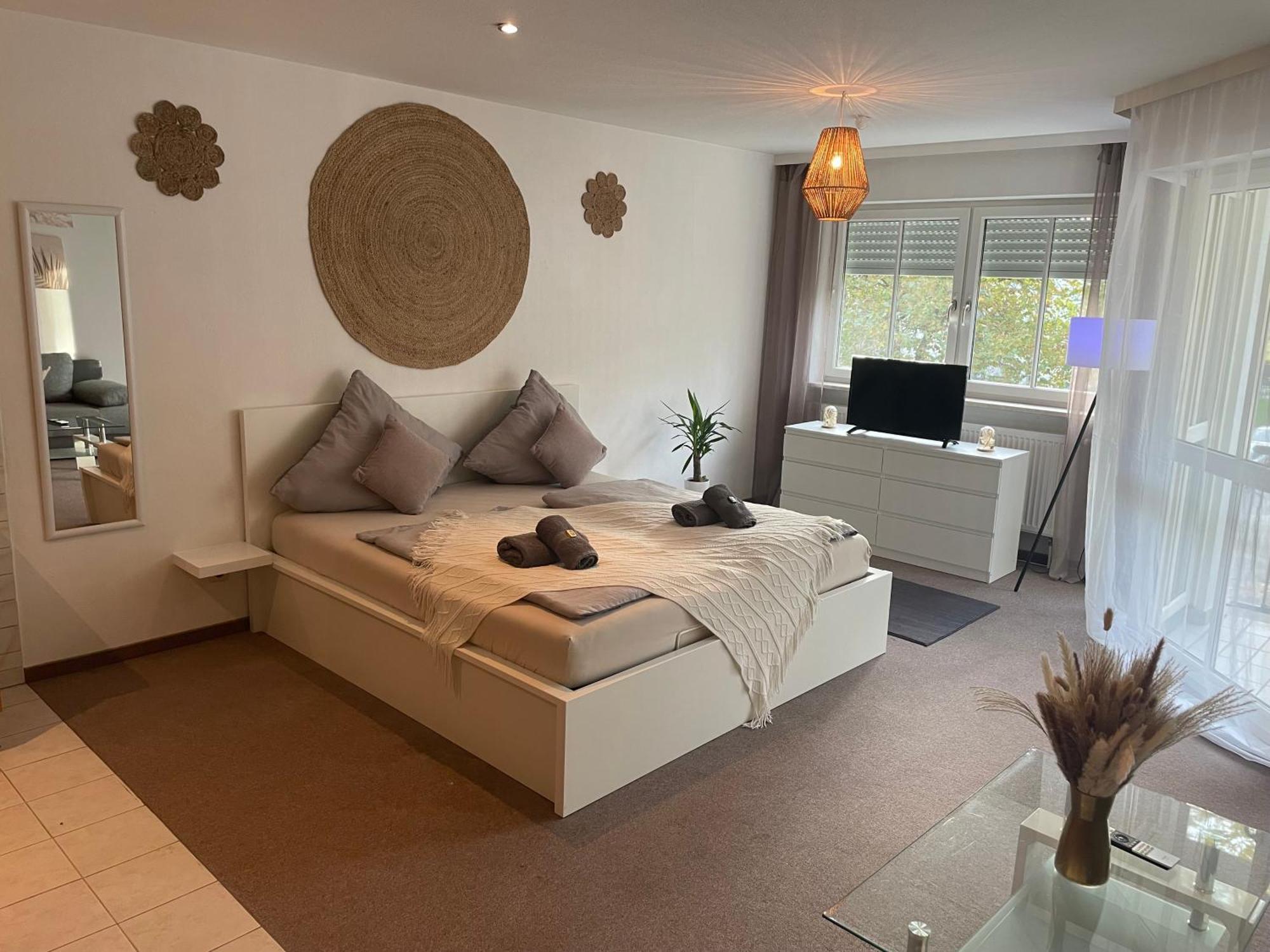 Kingsize Bett Boho Apartment Mit Tiefgarage Naehe Salzburg Freilassing Luaran gambar