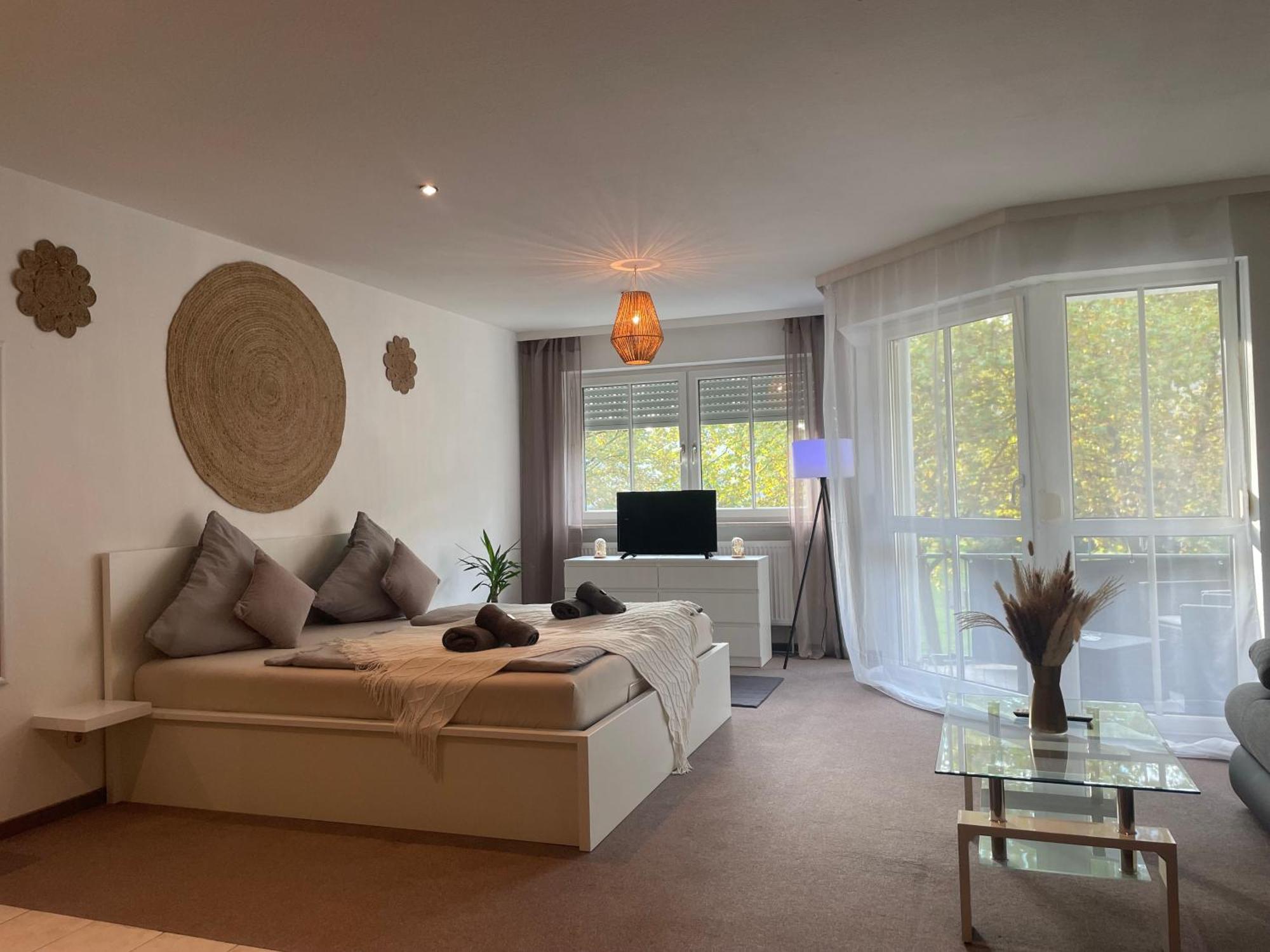 Kingsize Bett Boho Apartment Mit Tiefgarage Naehe Salzburg Freilassing Luaran gambar
